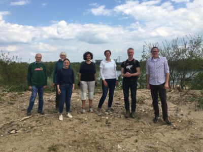 Die GRÜNEN zusammen mit den ExpertInnen vor dem Niederkasseler See, ganz rechts Thomas Huwer, grüner Landtagskandidat