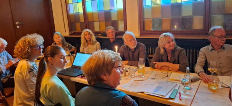 Lebhafte Diskussionen, Rückblick und neue Vorhaben beim Offenen Treffen am 4.7.